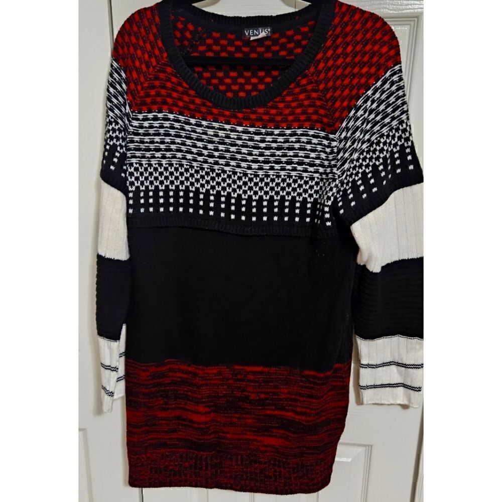 Women's Long Sweater by Venus/EUC/Size 1X/Red & Black Print